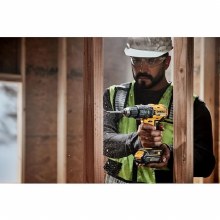 Additional picture of Drill Driver 20V Max Compact Kit Dewalt (2) Batteries (1) Charger (1) Bag