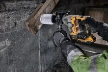 Additional picture of Hammer Rotary  SDS Plus 20V Max Atomic 5/8" Kit Dewalt (2) Batteries 2.0 Ah (1) Charger (1) Case