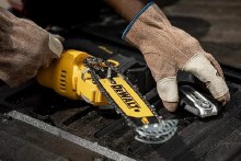 Additional picture of Saw Pruning Chainsaw 20V Max XR Cordless Brushless 8" Kit Dewalt  (1) Battery (1) Charger