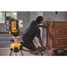 Additional picture of LASER, 20V MAX XRÂ® CROSS LINE GREEN LASER-KIT