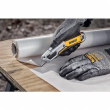 Additional picture of UTILITY KNIFE, TOUGHSERIES RETRACTABLE UTILITY KNIFE