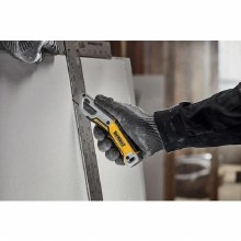 Additional picture of UTILITY KNIFE, TOUGHSERIES RETRACTABLE UTILITY KNIFE