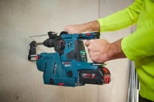 Additional picture of ROTARY HAMMER SDS+ 1-1/8" 2.6 FTLB CORE 18V VARIABLE SPEED PROFESSIONAL KIT w/2 8 AH BATTERY, CHARGER