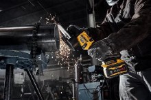 Additional picture of Grinder Angle 60V Max Flexvolt 7" Cordless Brushless w/Kickback Brake Kit Dewalt (2) Batteries (1) Charger (1) Kit Bag