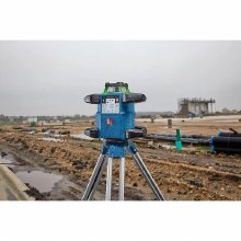Additional picture of LASER, GREEN BEAM ROTATING TRIPOD, GRADE ROD, DETECTOR, REMOTE, CEILING HANGER, 4 AH BATTERIES, CHARGER, CASE