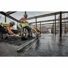 Additional picture of SCREED CONCRETE POWER CORDLESS BATTERY POWER SHIFT X2 BATTERY AND CHARGER