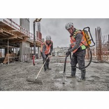 Additional picture of VIBRATOR BACKPACK DEWALT POWERSHIFT 554 MAX CHARGER, 2-554 BATERIES ( REQUIRES WHIP AND HEAD SEPARETLY)