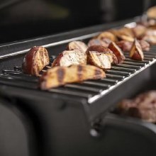 Additional picture of GRILL GENESIS E-315 3 BURNER BLACK NATURAL GAS (ONLY)