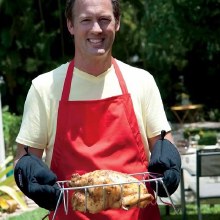 Additional picture of APRON RED W/ BLACK KETTLE