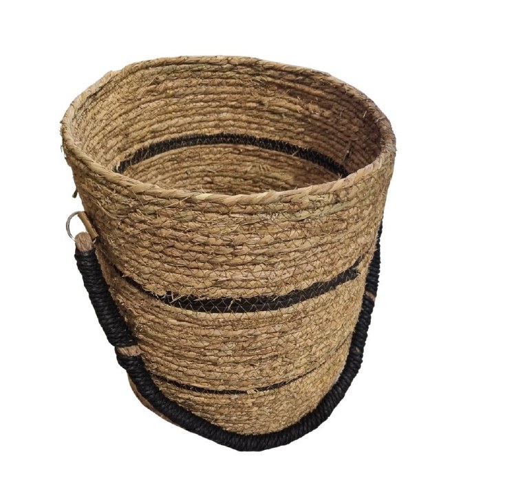 BASKET WITH BLACK STRAP SM