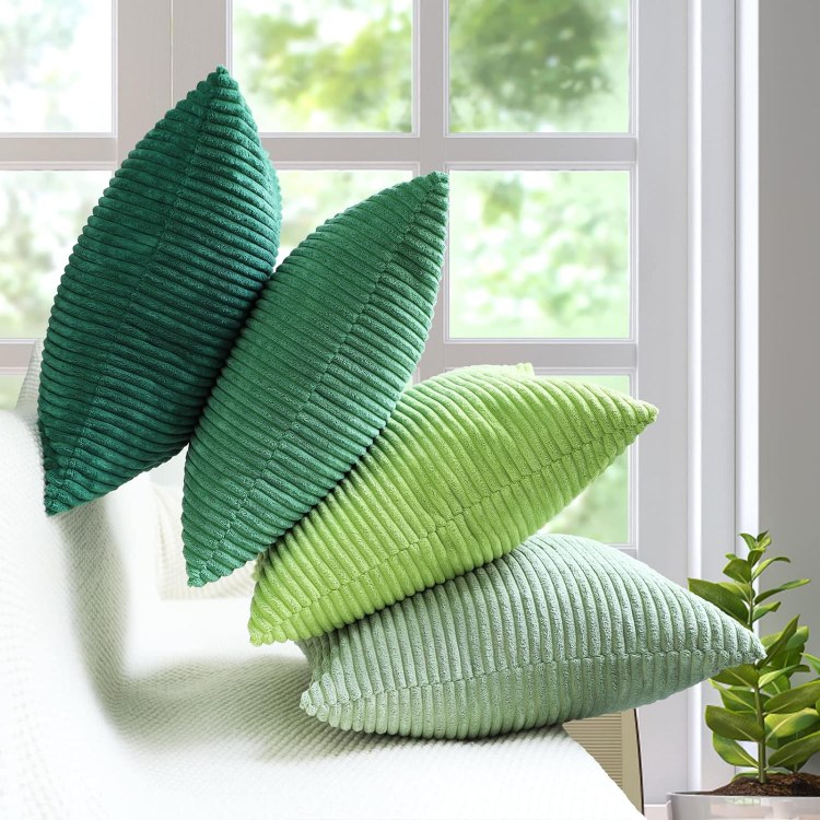 CURDOROY CUSHION-GREEN