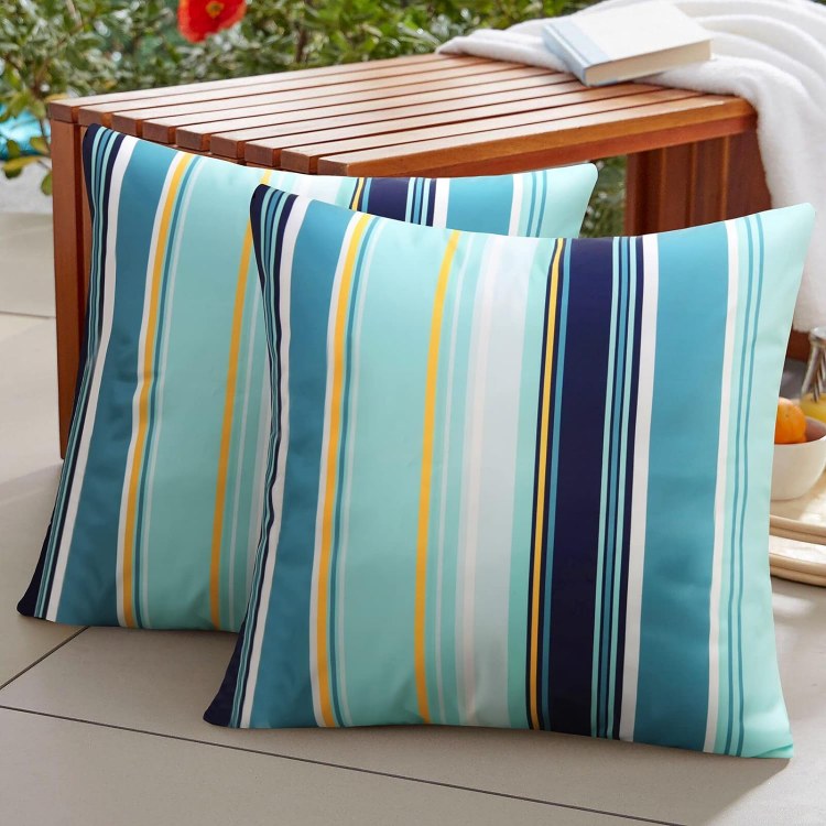 STRIPED CUSHION -OUTDOOR