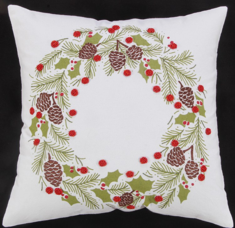 XMAS WREATH CUSHION