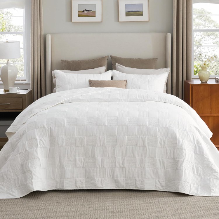 BEDSURE WHITE QUILT SET- KING