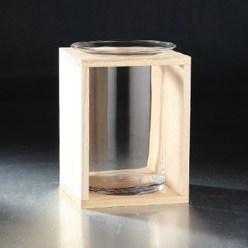 GLASS VASE IN WOOD BOX