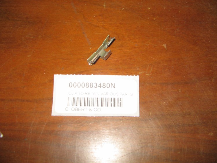 CLIP TO RETAIN VARIOUS PARTS