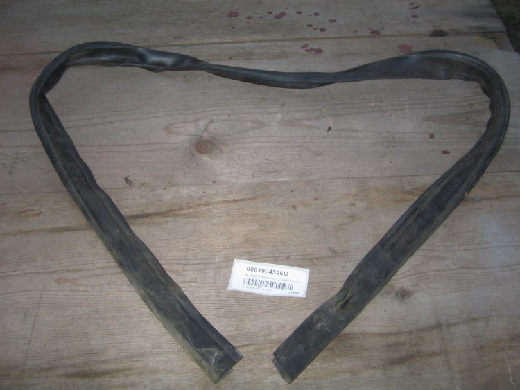 RUBBER AROUND LOWER SEAT FRAME