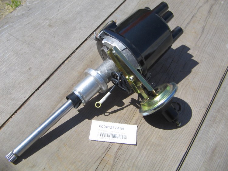 DISTRIBUTOR W VACCUM ADVANCE