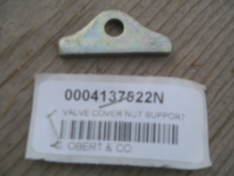VALVE COVER NUT SUPPORT