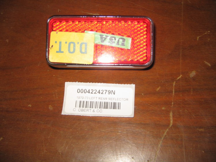 1970-73 LEFT REAR REFLECTOR