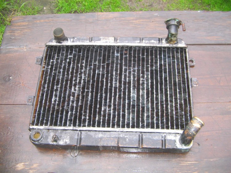 1608 RADIATOR WITH SMALL NIPPL