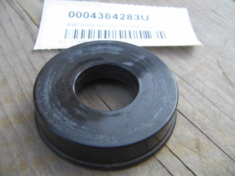 BROWN WINDOW HANDLE ESCUTION