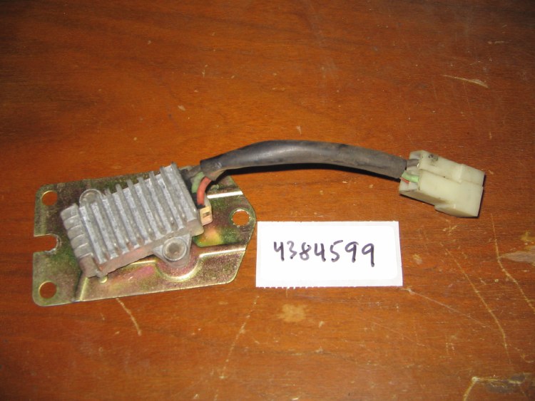 VOLTAGE REGULATOR