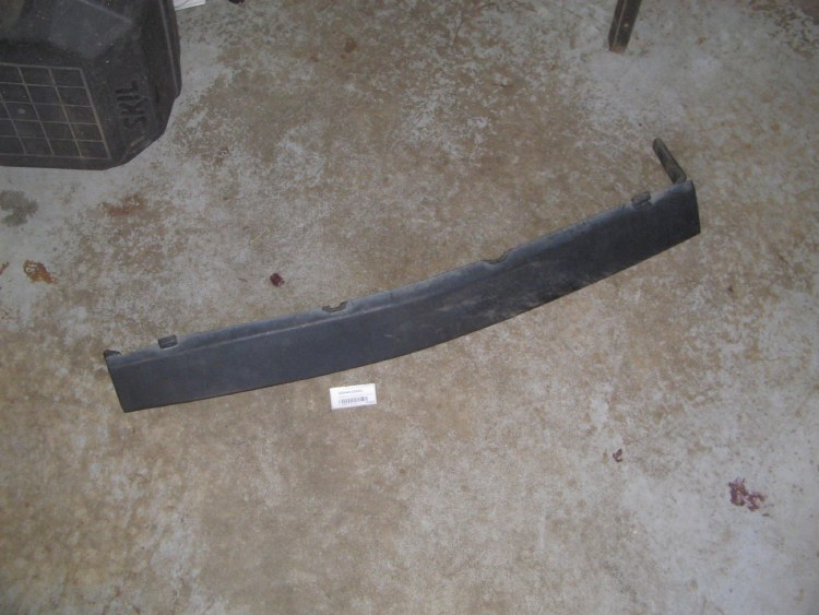 DAMAGED 1979-88 FRONT SPOILER