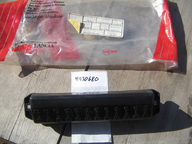 1979-83 FUSEBOX, 12 FUSES