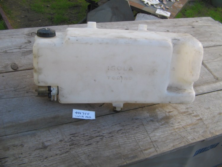 1980-88 WINDSHIELD WASHER TANK