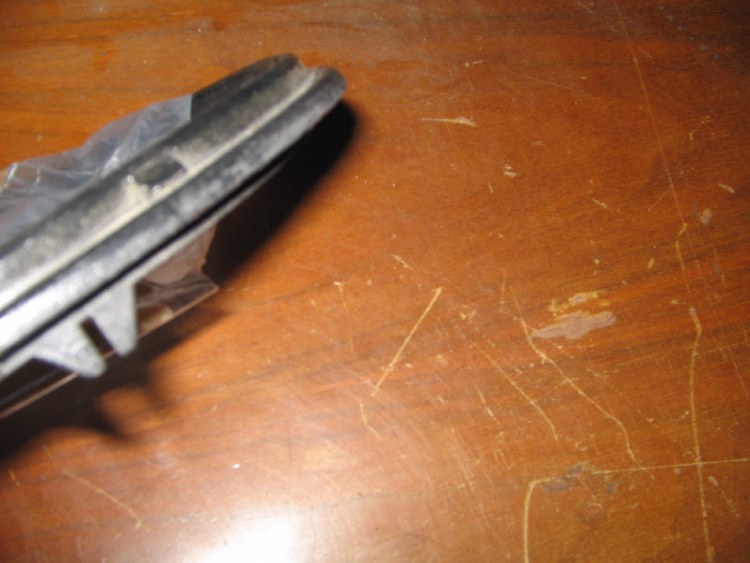 #19018798-85 RT HEADLAMP TRIM