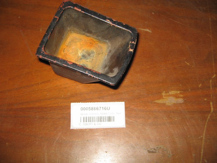 BEIGE CONSOL REAR COIN TRAY