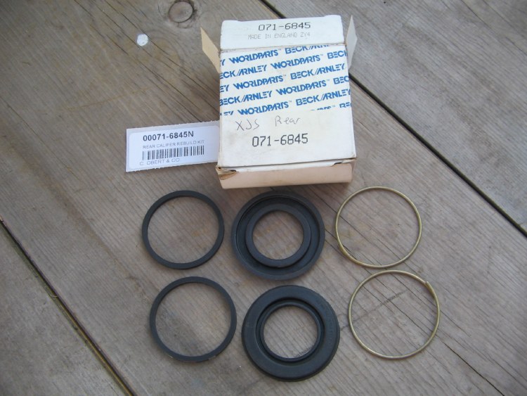 REAR CALIPER REBUILD KIT
