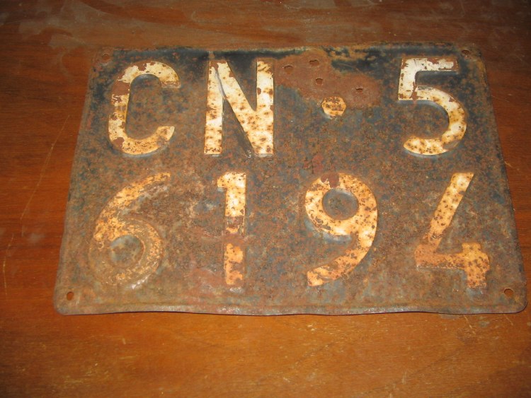 ITALIAN POST WAR METAL PLATE