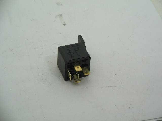 BOSCH 30 AMP RELAY