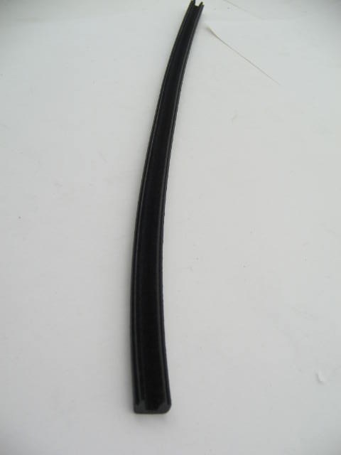 SMALL DR WINDOW U-SHAPED FELT