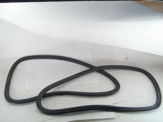R QUARTER WINDOW RUBBER SET