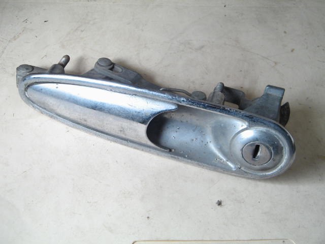 LEFT OUTSIDE DOOR HANDLE
