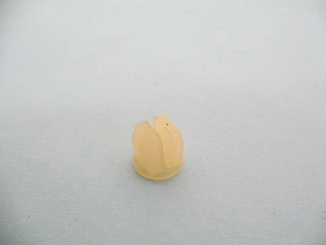 L/PLATE SQUARE PLASTIC CLIP
