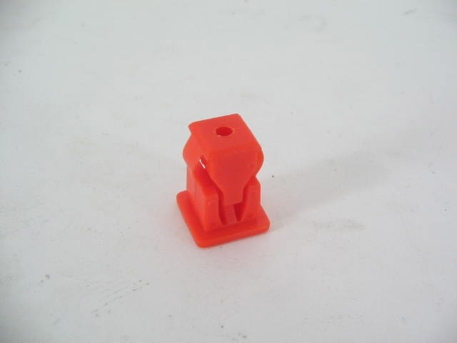 REAR PANEL CLIP