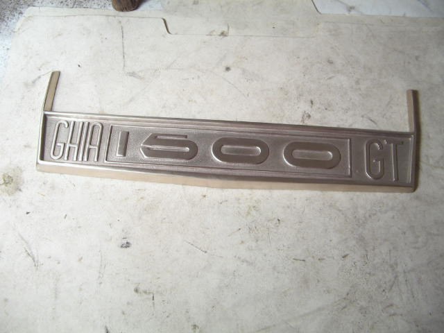 EMBLEM ON FRONT NOSE