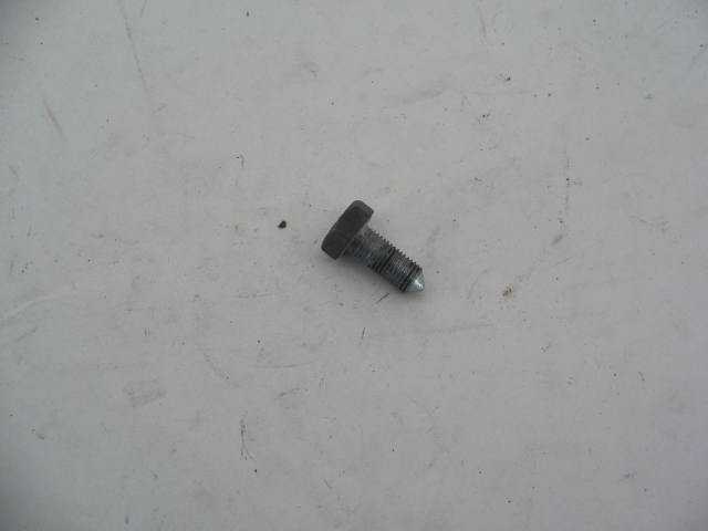 BRACKET TO 4325943 BOLT