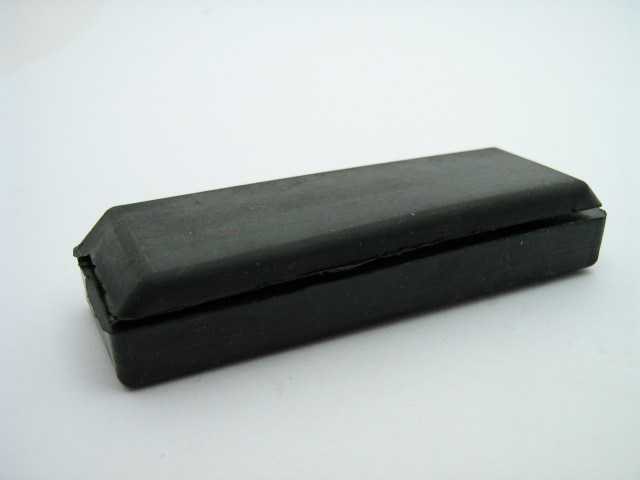 RUBBER PAD FOR CORNER OF HOOD