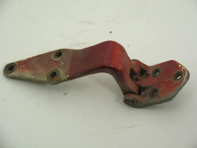 DOOR HINGE ASSEMBLY