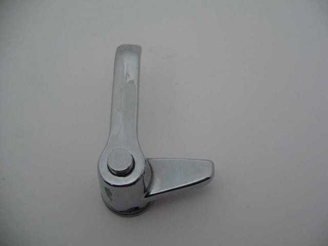 RIGHT WING VENT HANDLE KIT