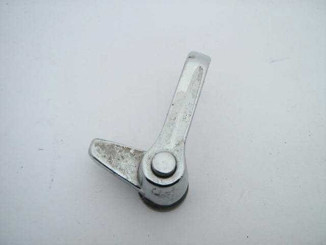 1967-78 LEFT WING VENT HANDLE
