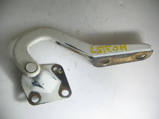 LEFT TRUNK HINGE
