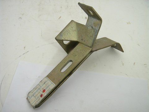 LEFT FRONT BUMPER BRACKET