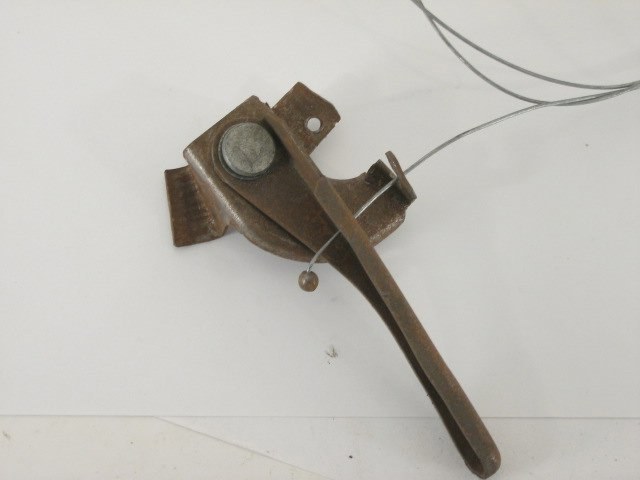 FRONT HOOD RELEASE HANDLE