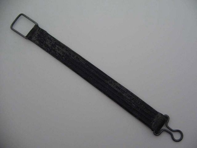 RUBBER STRAP TO HOLD DOWN TOP